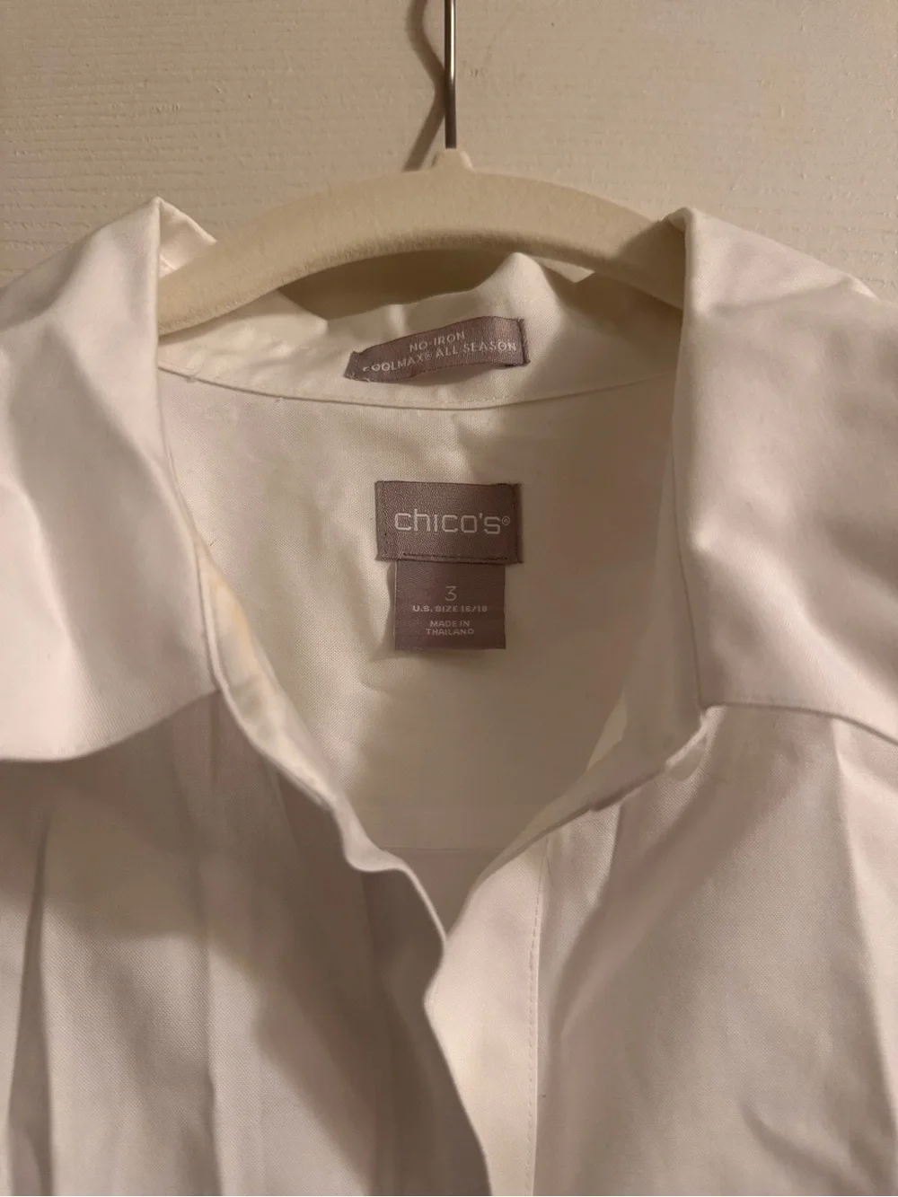 Chico's White Women’s Dress Shirt - Classic Button-Down